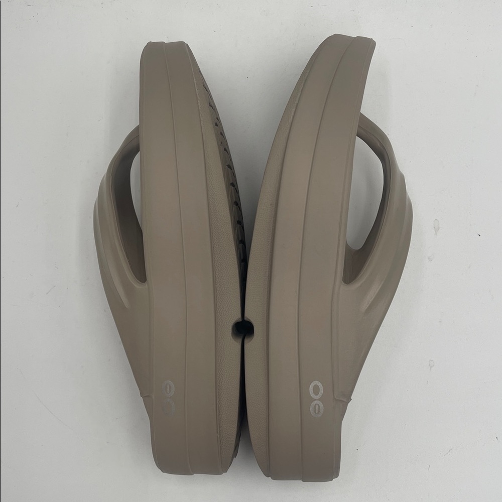 OOFOS Women's Sandals in Taupe - Picture 6 of 8